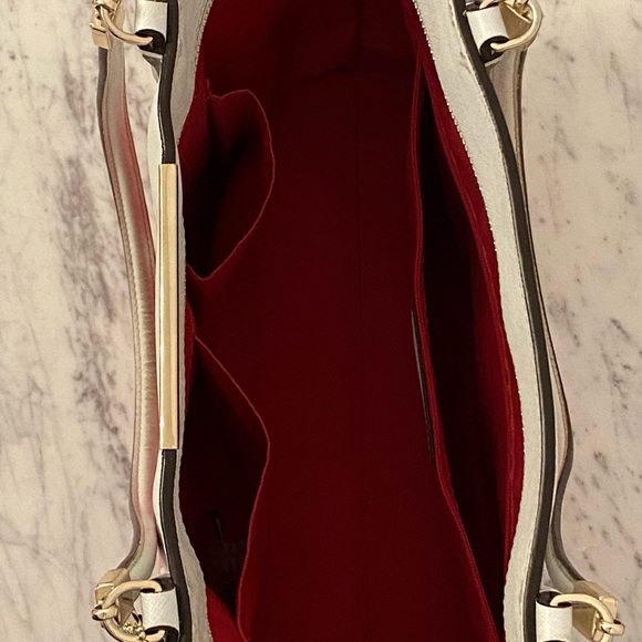 Coach purse - Picture 4 of 11